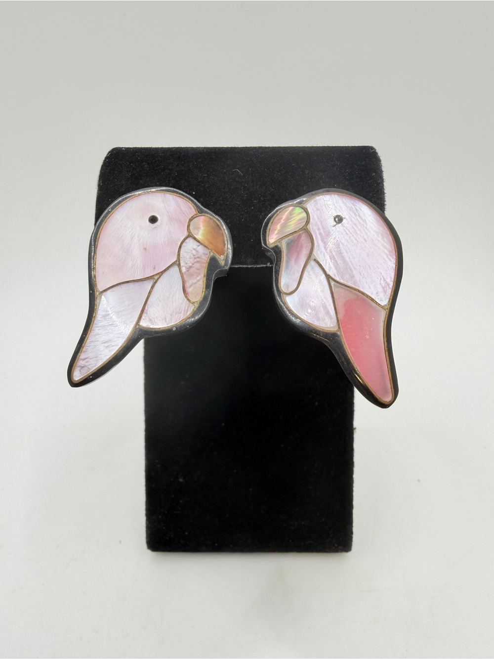 Vintage Lee Sands Mother of Pearl inlay Bird Stud earrings!